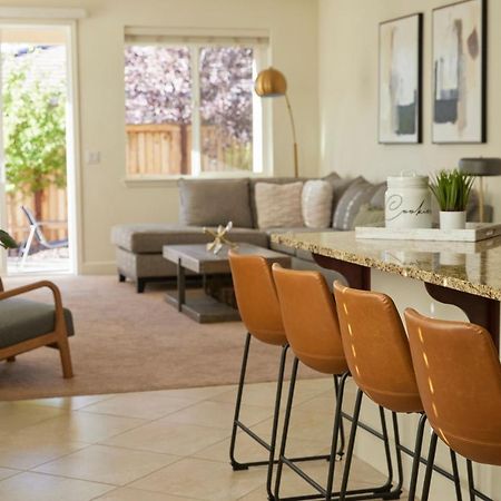 New Upscale House, Tahoe 30-Min W/ Cal King Reno Eksteriør billede