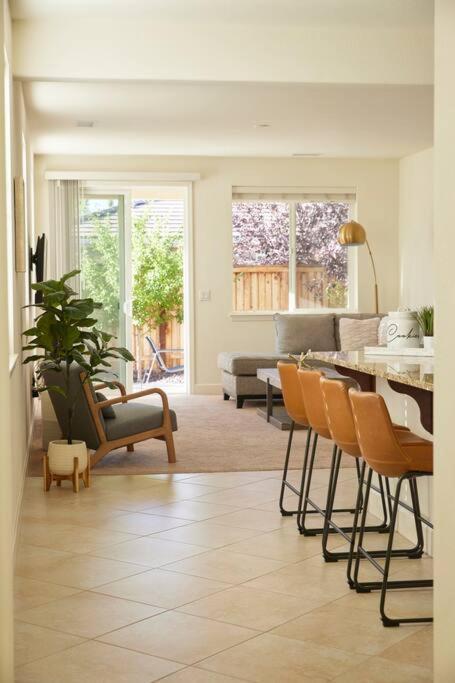 New Upscale House, Tahoe 30-Min W/ Cal King Reno Eksteriør billede