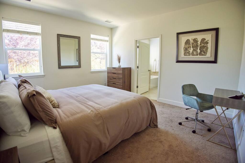 New Upscale House, Tahoe 30-Min W/ Cal King Reno Eksteriør billede