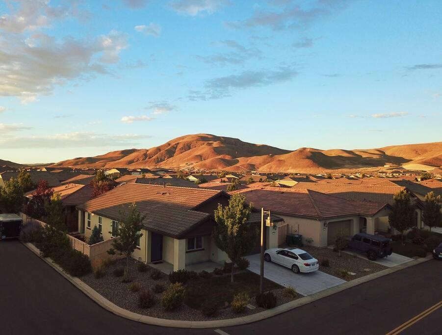 New Upscale House, Tahoe 30-Min W/ Cal King Reno Eksteriør billede
